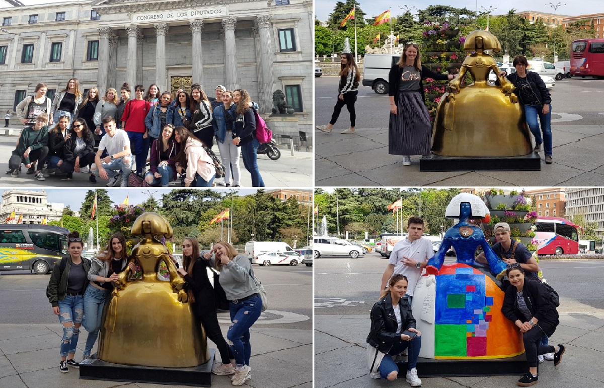 Bildcollage: 4 Gruppenbilder von Jugendlichen in der Stadt. Sie posieren vor einem Gebäude mit dem Schriftzug: "Congreso de los Diputados", und vor einer goldenen und angemalten Variante einer Statue. 